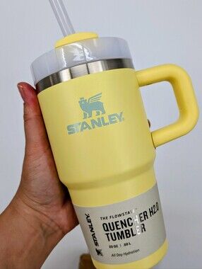 NEW STANLEY water bottle cup The Quencher Flowstate Tumbler 20 OZ pomelo yellow